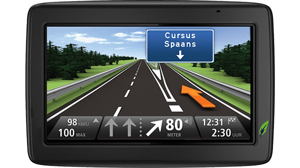 Screenshot navigatiesysteem met tekst Cursus Spaans naast landkaart met Almelo aangegeven - in kleur op transparante achtergrond - 600 * 337 pixels